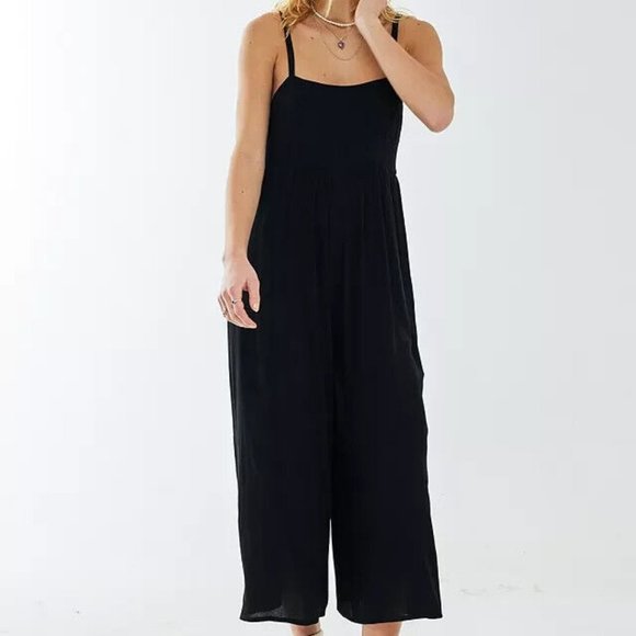 UO Taylor Crinkle Jumpsuit Sleeveless Strap Black Wide Leg XL - Picture 1 of 7